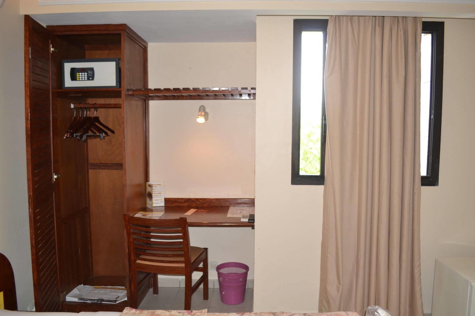 דואלה Planet Hotel מראה חיצוני תמונה